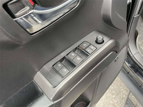 Used 2022 Toyota Tacoma TRD Sport image 18