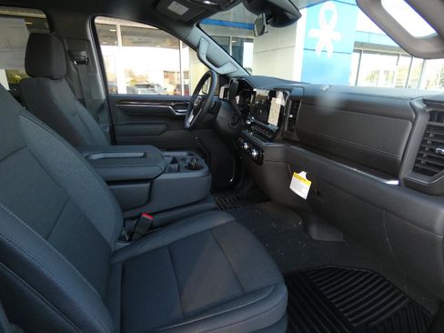 New 2026 GMC Sierra 1500 Elevation image 17