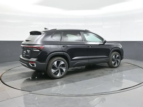New 2026 Volkswagen Taos SE AWD/4WD image 7