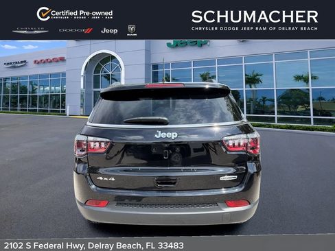 Used 2024 Jeep Compass Latitude AWD/4WD image 6