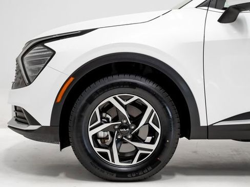 Certified 2024 Kia Sportage LX image 24