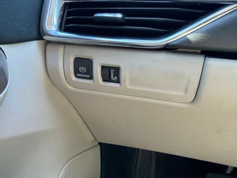 Used 2023 Cadillac XT4 Luxury FWD image 20