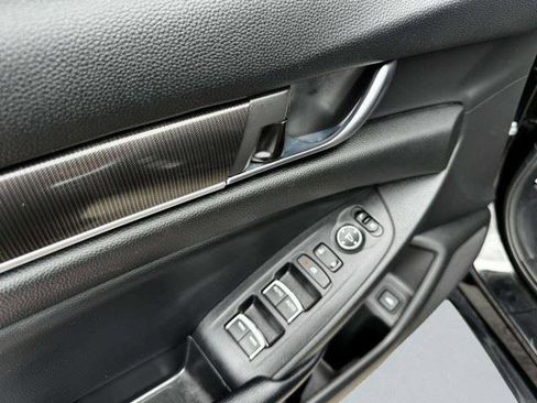 Used 2018 Honda Accord Sport image 19