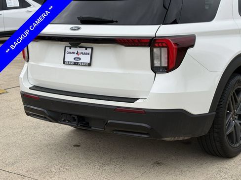 Certified 2025 Ford Explorer ST-Line w/ Premium Package RWD image 9