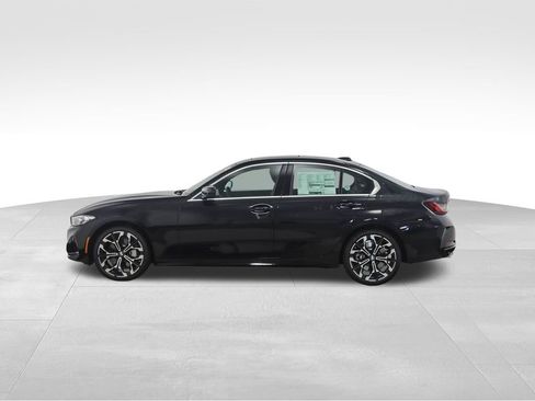 Used 2025 BMW 330i xDrive Sedan w/ Premium Package image 2