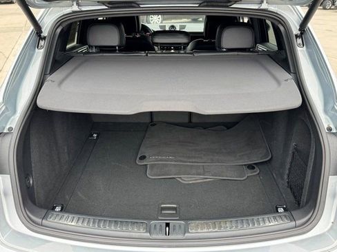 Used 2025 Porsche Macan image 13
