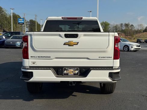 Used 2025 Chevrolet Silverado 1500 Custom image 4