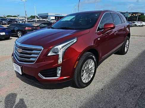 Used 2018 Cadillac XT5 FWD image 3