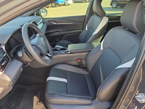 Used 2026 Toyota Camry SE w/ Convenience Package FWD image 16