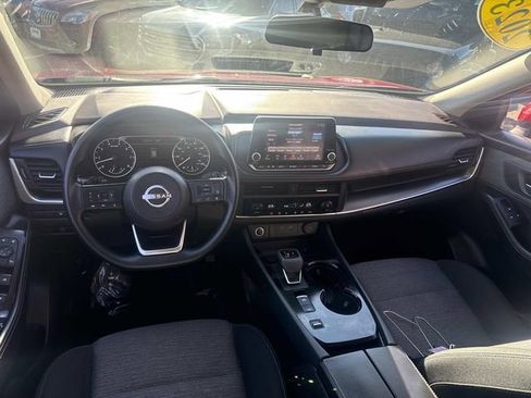 Used 2023 Nissan Rogue SV image 16