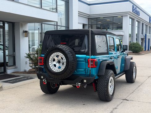 Used 2024 Jeep Wrangler Unlimited Rubicon w/ Convenience Group AWD/4WD image 5