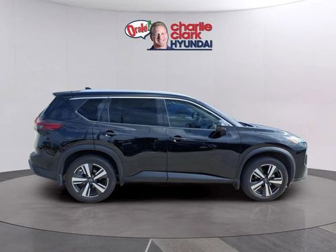 Used 2024 Nissan Rogue SL FWD image 6