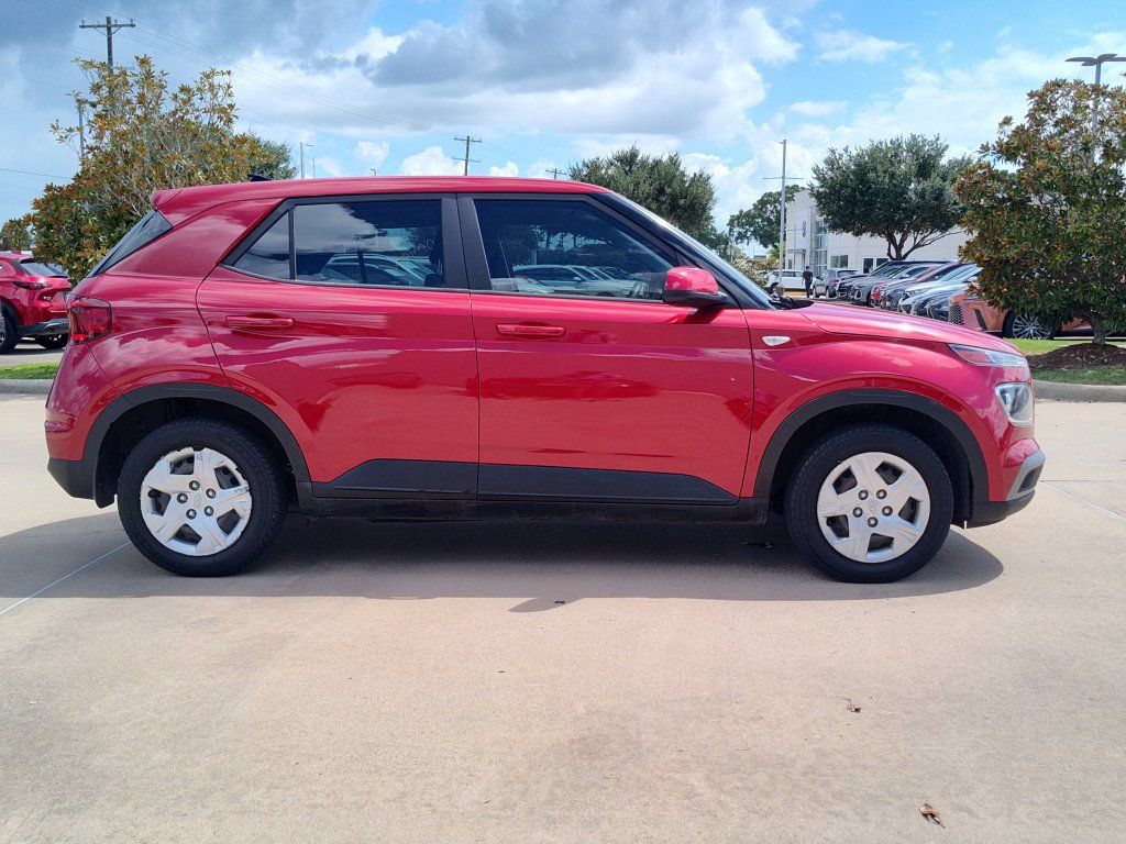 Used 2020 Hyundai Venue SE FWD image 11