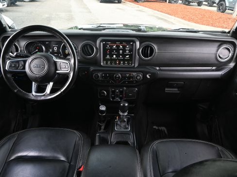 Used 2023 Jeep Wrangler Unlimited Sahara w/ Cold Weather Group AWD/4WD image 30