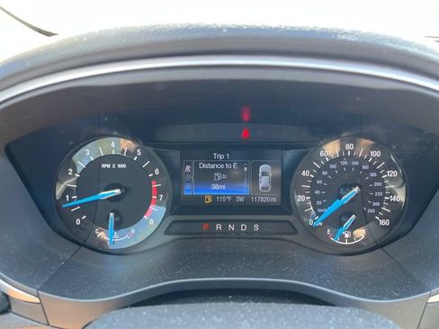 Used 2016 Ford Fusion SE FWD image 7