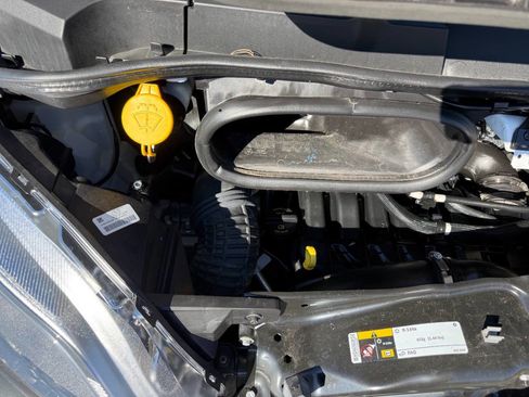 Used 2025 RAM ProMaster 2500 w/ Convenience Group image 10