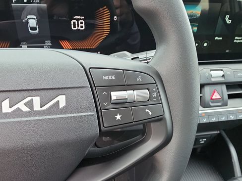 New 2026 Kia K4 FWD image 30
