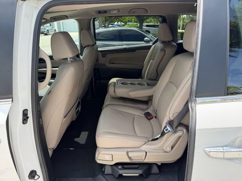 Used 2024 Honda Odyssey EX-L image 13