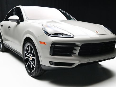Used 2021 Porsche Cayenne S image 37