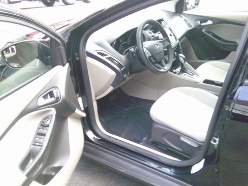 Used 2016 Ford Focus SE image 7