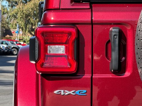 Used 2021 Jeep Wrangler Unlimited Sahara w/ Cold Weather Group image 27