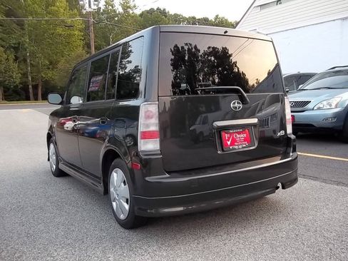 Used 2006 Scion xB FWD image 2