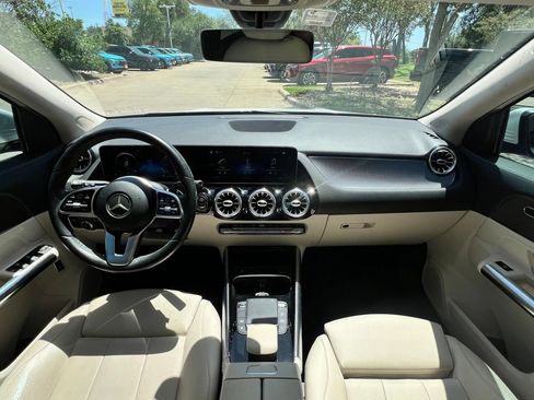 Used 2021 Mercedes-Benz GLA 250 w/ Premium Package image 10