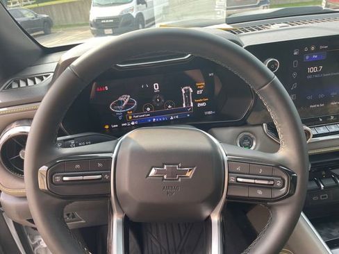 Certified 2024 Chevrolet Colorado ZR2 w/ Technology Package image 30