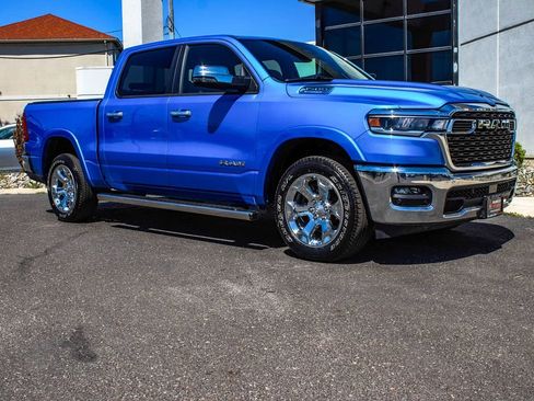 Used 2025 RAM 1500 Big Horn AWD/4WD image 3