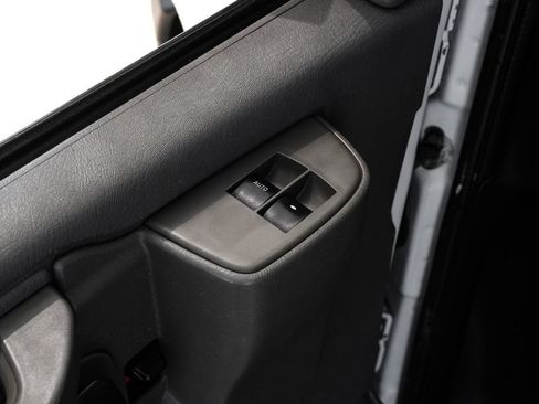 Used 2017 Chevrolet Express 2500 RWD image 38