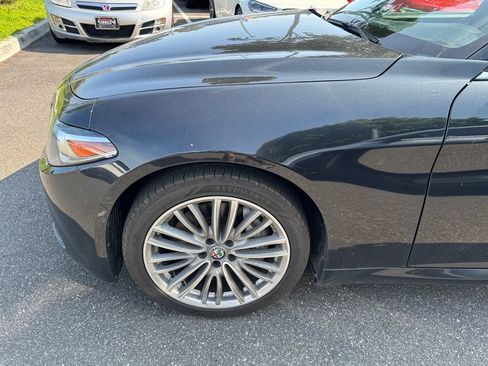 Used 2017 Alfa Romeo Giulia Ti w/ TI Lusso Package AWD/4WD image 9