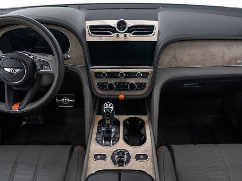 Certified 2023 Bentley Bentayga AWD/4WD image 29