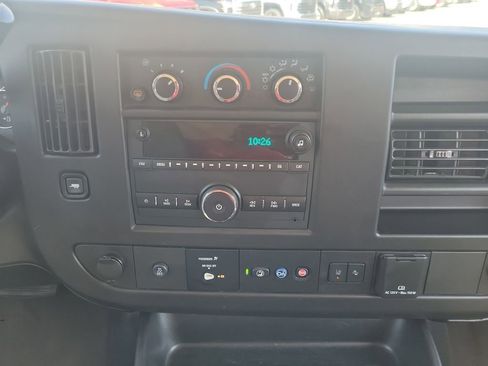 Used 2021 Chevrolet Express 3500 LT w/ LT Preferred Equipment Group image 28