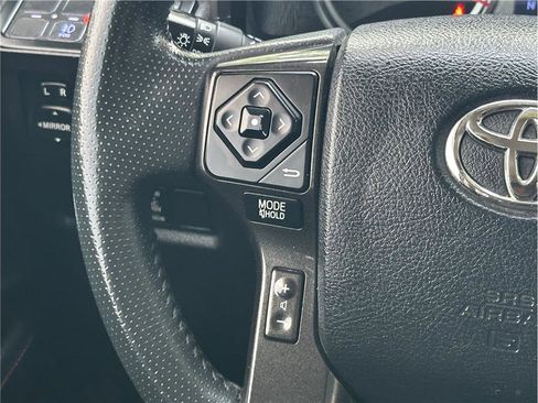 Used 2017 Toyota 4Runner TRD Off-Road Premium AWD/4WD image 20