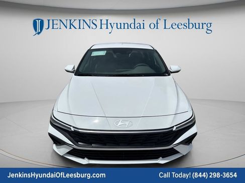 Certified 2026 Hyundai Elantra SE FWD image 12