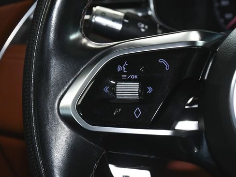 Used 2021 Jaguar F-PACE SVR image 37