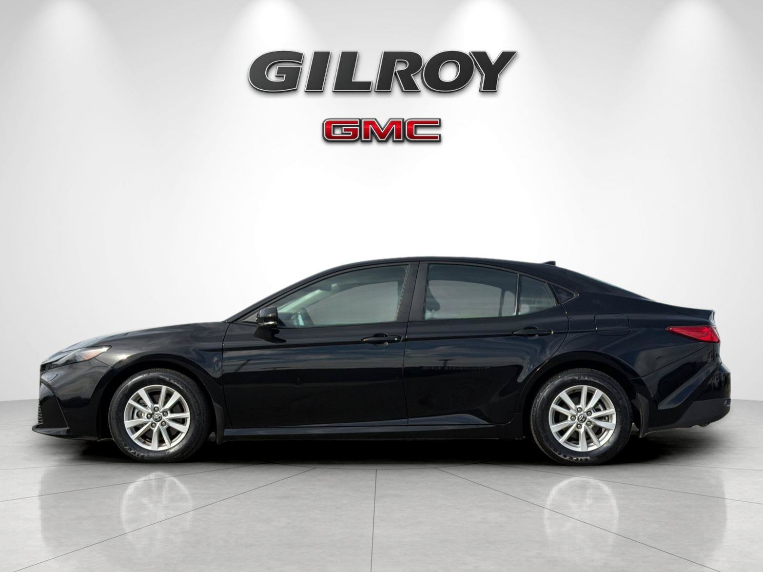 Used 2026 Toyota Camry LE w/ Convenience Package FWD image 6
