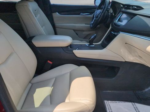 Used 2018 Cadillac XT5 FWD image 17