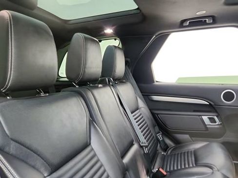 Used 2024 Land Rover Discovery Dynamic SE AWD/4WD image 24