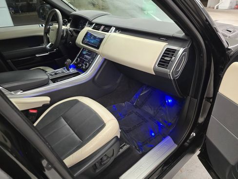 Used 2020 Land Rover Range Rover Sport HST image 33