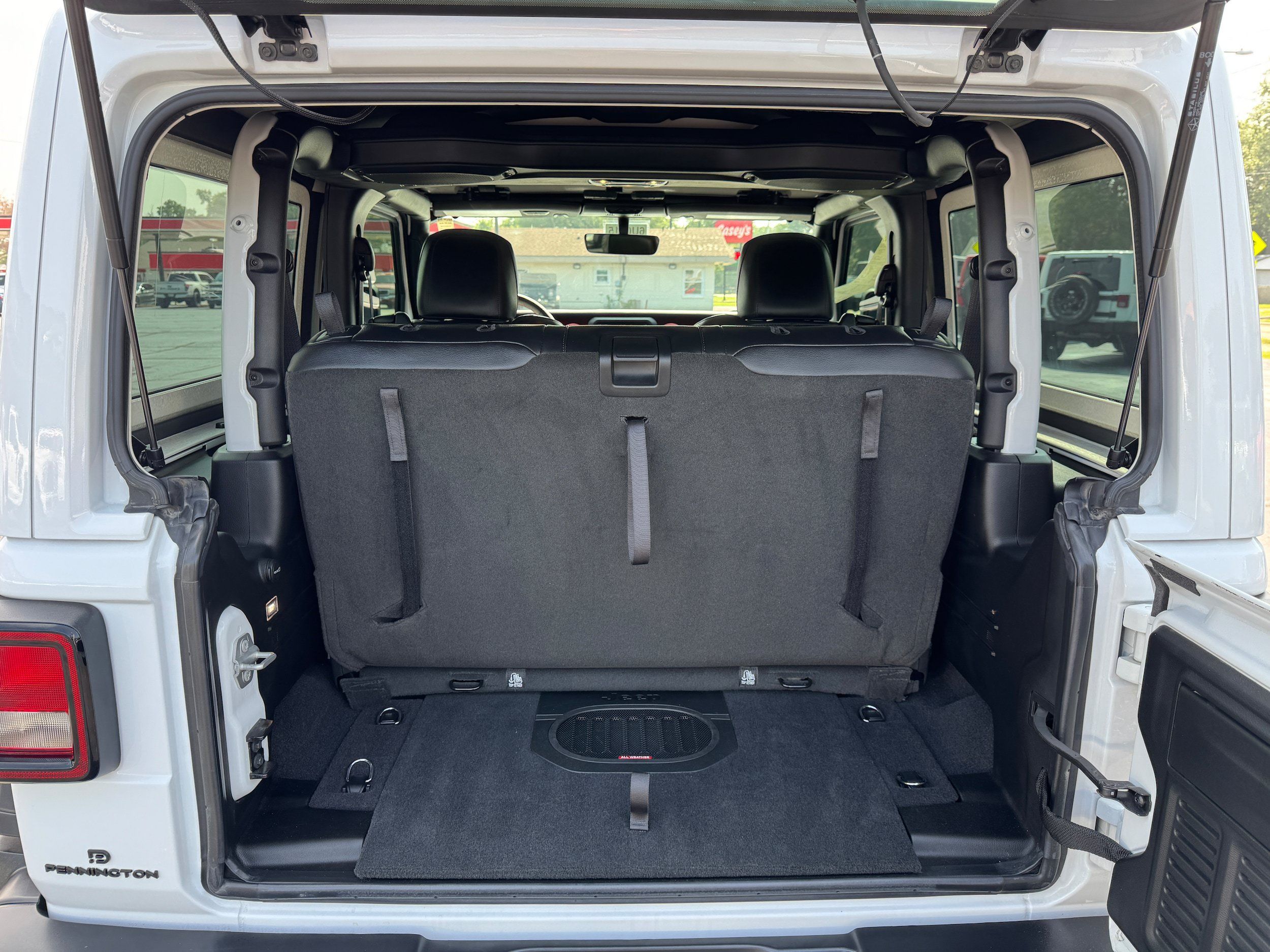 Used 2023 Jeep Wrangler Rubicon AWD/4WD image 12