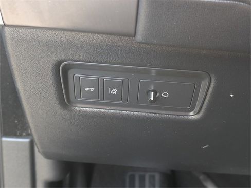 Used 2017 Land Rover Range Rover Sport SE image 29