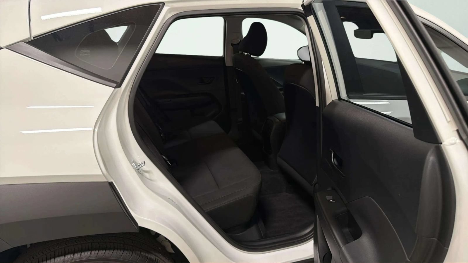 Used 2025 Hyundai Kona SE FWD image 42