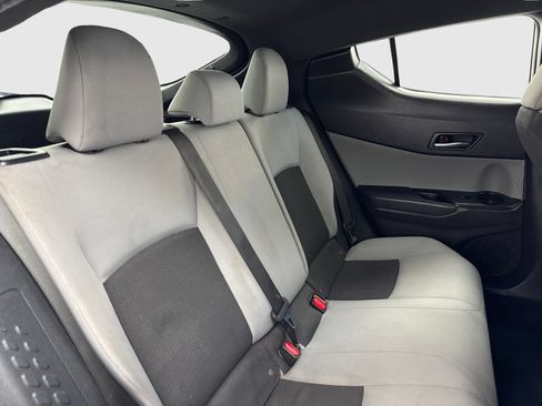 Used 2019 Toyota C-HR XLE FWD image 44
