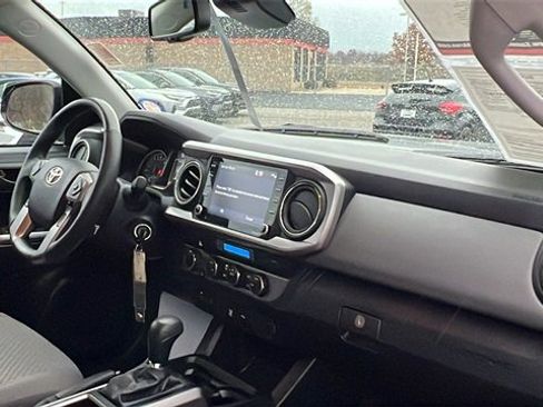 Certified 2022 Toyota Tacoma SR5 image 28