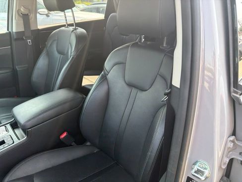 Certified 2025 Kia Sorento S w/ Panoramic Sunroof Package AWD/4WD image 13