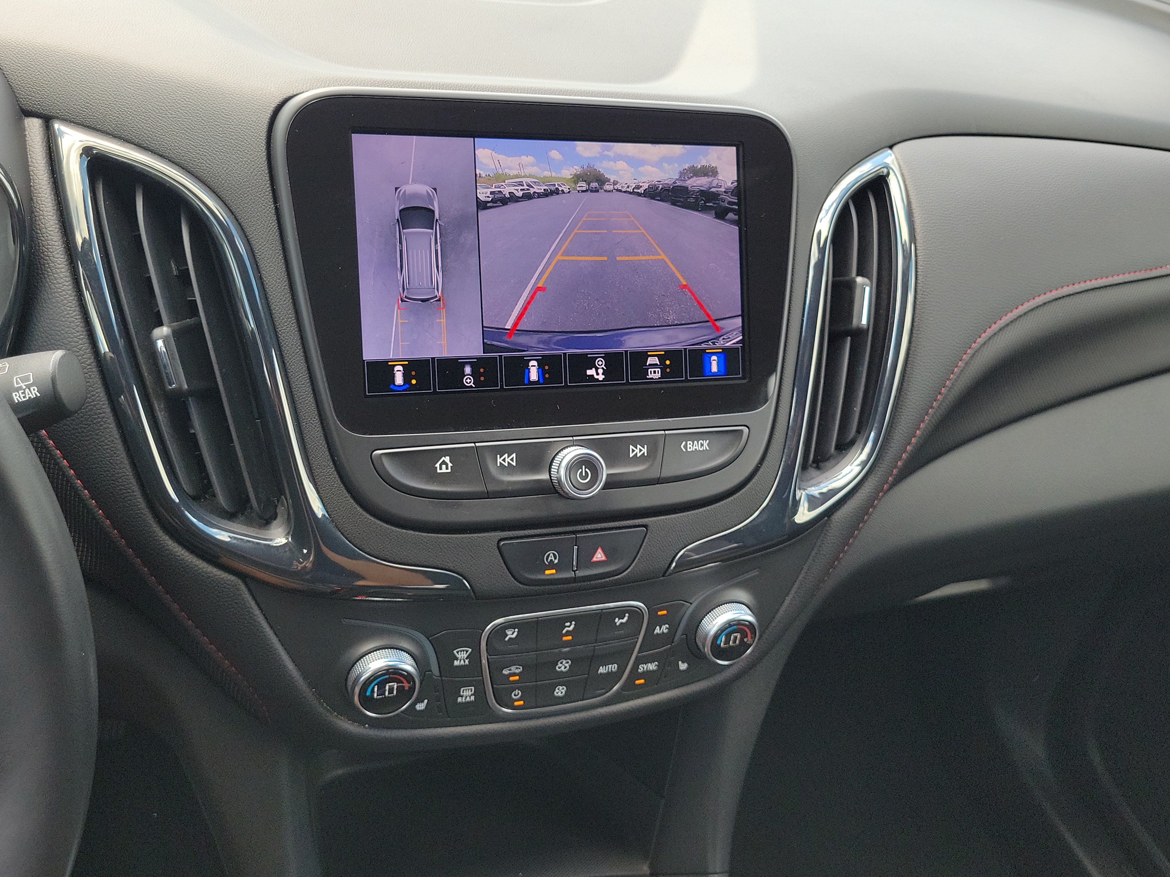Used 2022 Chevrolet Equinox RS w/ Infotainment Package FWD image 27