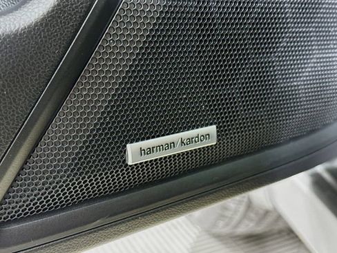 Used 2020 Subaru Outback Touring w/ Popular Package #2 image 19