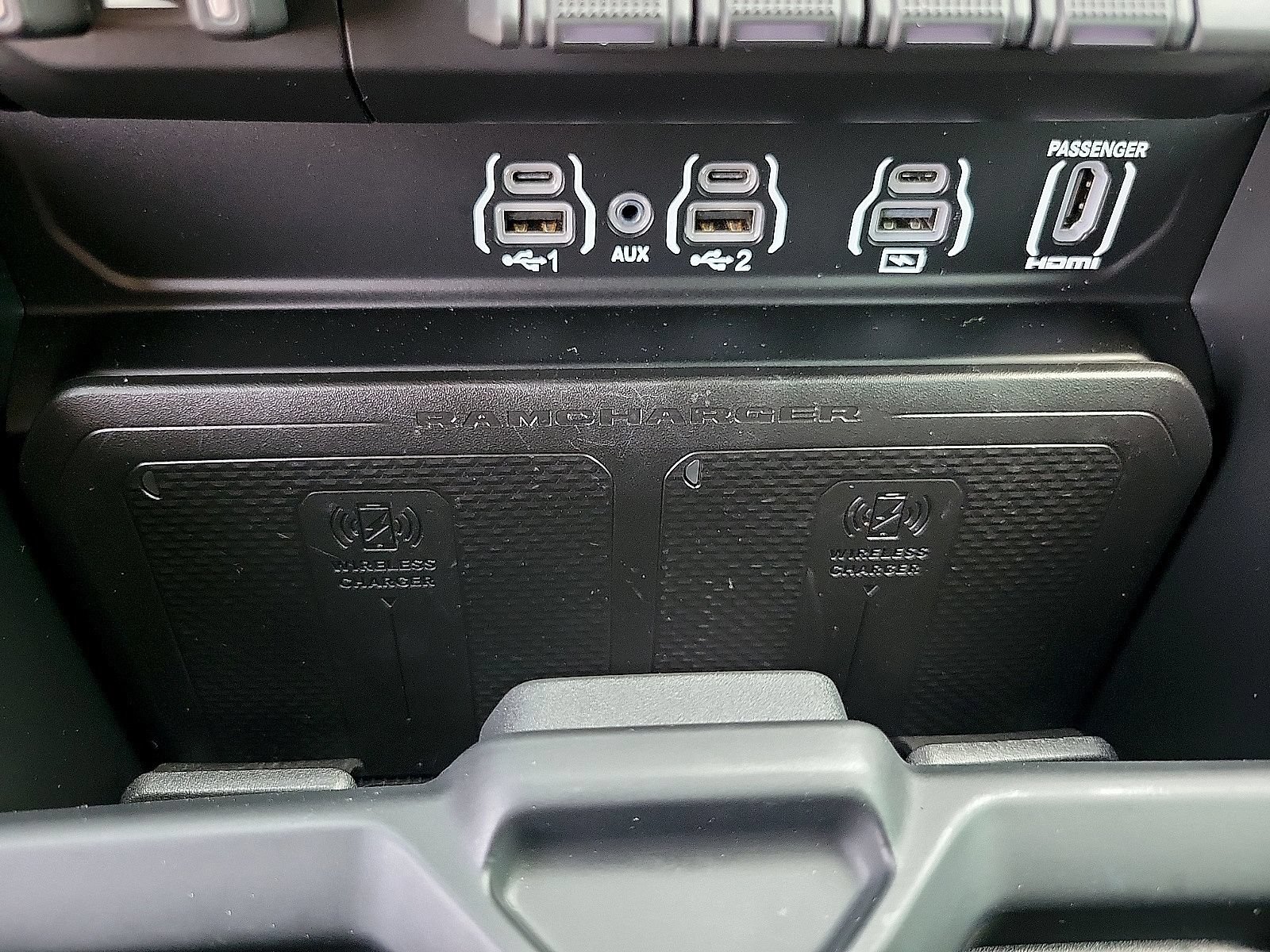Used 2025 RAM 1500 Limited AWD/4WD image 19