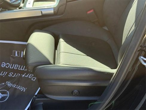 Certified 2025 Mercedes-Benz GLB 250 4MATIC image 19